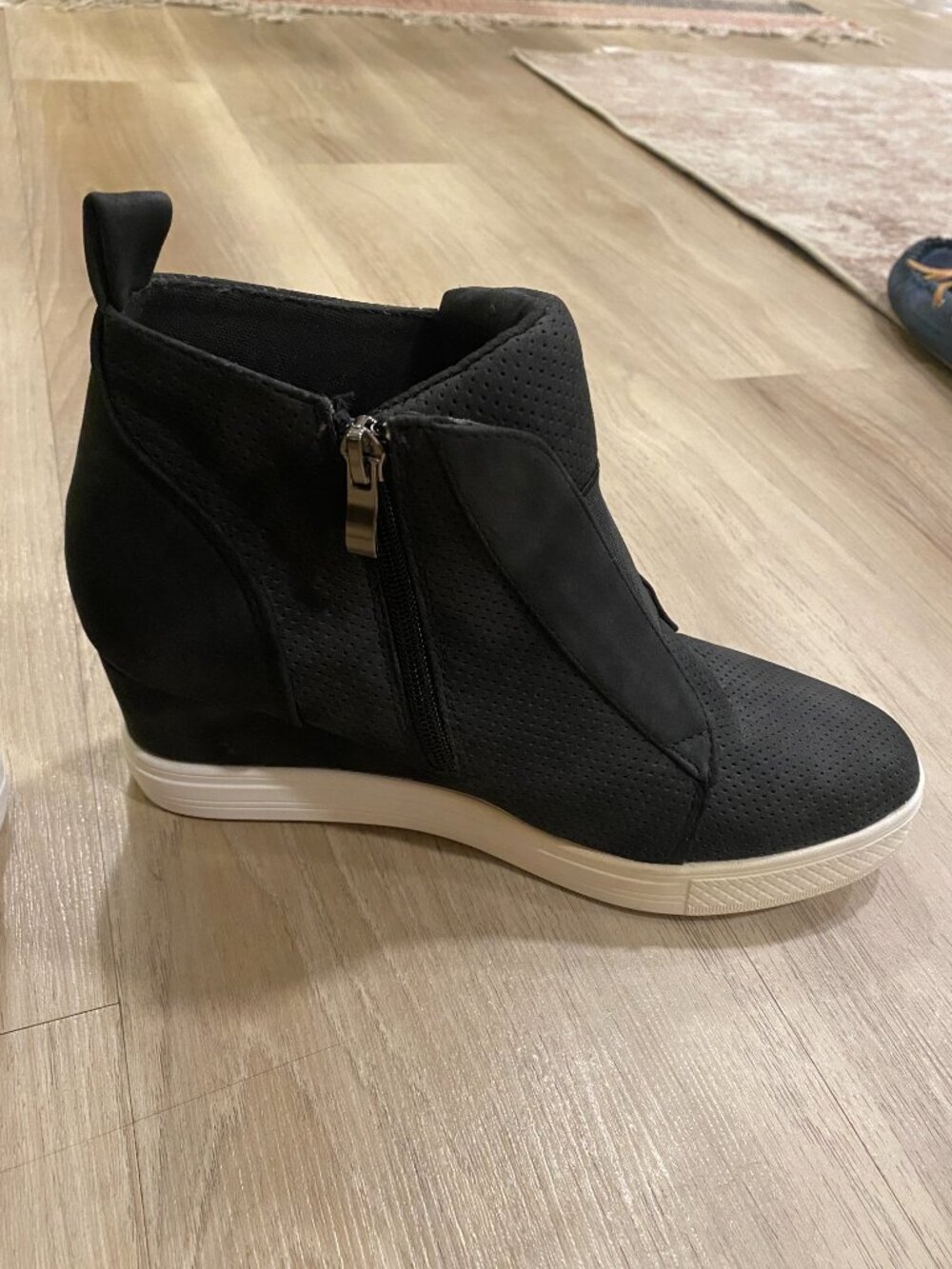 Ccocci Black Hidden Wedge Sneaker Booties Size 10 Side Zip Athleisure Comfort - Picture 8 of 11